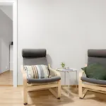 Stilfull Sentrumsnaer Leilighet