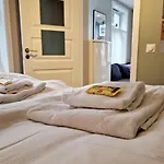 Sleep Well In Cozy Hideout - Bryggen Across The Bay