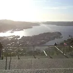 Sleep Well In Cozy Hideout - Bryggen Across The Bay