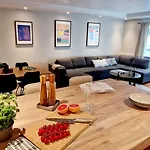 High Standard Spacious Apartment Near Bryggen