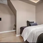 Central 2 Story Modern Apartment