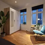 City Center Retreat With King Bed