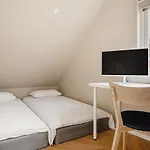 Dinbnb Apartments I Mid-City Luxury With Mini Balcony And Smart Tv & Sound System