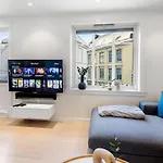 Dinbnb Homes I Historical 1850 House