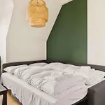 Dinbnb Apartments I Shopping, Cafes And Attractions At Your Doorstep!