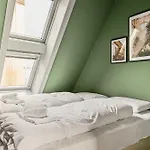 Dinbnb Apartments I Shopping, Cafes And Attractions At Your Doorstep!