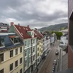 Dinbnb Apartments I Penthouse 250M From City Center I Privat Balcony