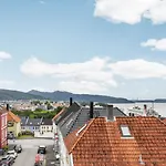 3 Bedroom Apartment 500M To Bryggen