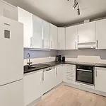 Family Friendly - Modern - City Central