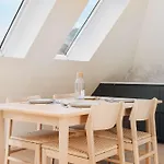 200M To Torgalmenningen & 20 Sqm Terrace