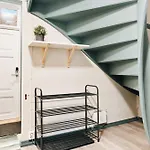 Dinbnb Home - History Meets Modern I 3-Story Bergen House