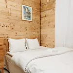 Dinbnb Home - History Meets Modern I 3-Story Bergen House