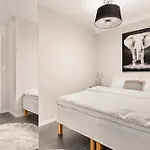 500 M Til Bryggen I Skjermet Uteplass!