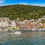 Dinbnb Apartments I The Bryggen Experience I Enjoy Life With Friends & Family