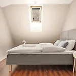 Dinbnb Apartments I The Bryggen Experience I Enjoy Life With Friends & Family