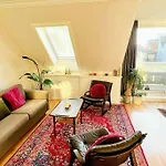 Central 2Br With Balconies And Art In Historical University Area