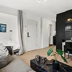 Homerentals Apartments - Behind Bryggen & Historic Cobblestone Streets - 2 Floor Renovated From February 2025