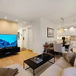 Luxury Summer Apartment With Balcony Near Bryggen