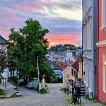 Sleep Well In Heart Of Bergen - Beautiful Street
