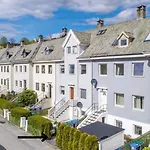 Cozy Apartment Near City Center And The Mountains