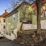 Dinbnb Home L Historic 4Br House L 2 Free Parking L Balcony&Terrace