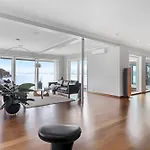 Beachfront Villa With Jacuzzi, Cinema & Canoe
