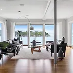 Beachfront Villa With Jacuzzi, Cinema & Canoe