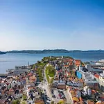 Bergen Gem Straight Out Of History - Built In 1750