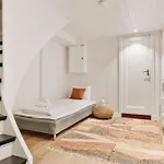 Dinbnb Homes I Luxury Villa With Hot Tub & Views