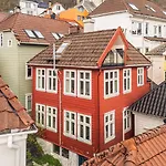Dinbnb Homes I 200M To Bryggen I Make Memories With Friends And Family!