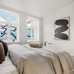 Cozy Hideaway With Private Balcony And Self Check In