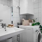 Stunning View - Cozy Apartment In City Centre