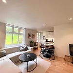Urban Retreat, Traditional Wooden House In Bergen