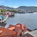 Heimby - Roomy Studio W Free Parking And Seaview
