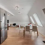 3 Bedroom Apartment In Heart Of Bergen