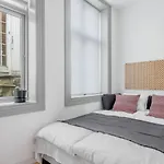 Lo Apartments