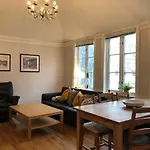 Big Central Apartment With Parking