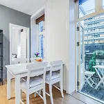 Modern Apartment In City Centre