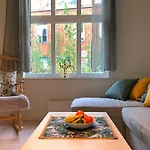 Central, Yet Quiet And Cozy!