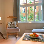 Central, Yet Quiet And Cozy!