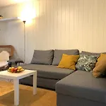 Central, Yet Quiet And Cozy!