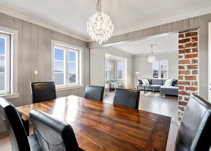 Fantastic Apartment With Great View!