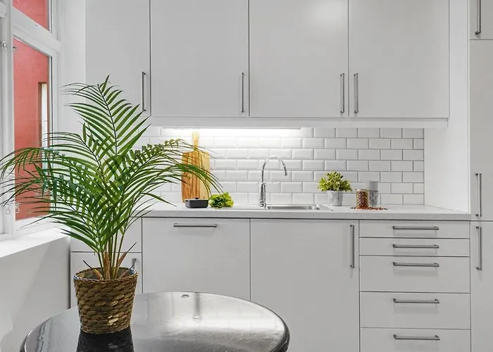 Superior 4 Bedroom Apartment