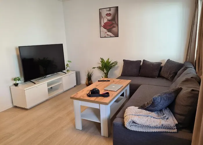 Studio leilighet, høy standar, rett ved Bergen Airport