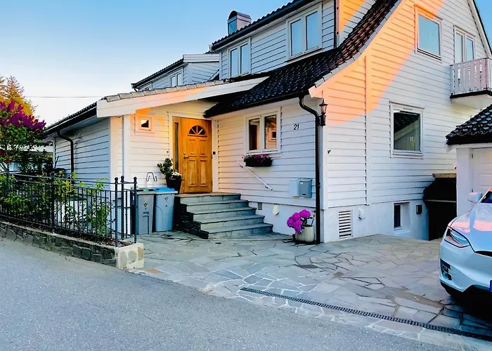 Feels Like Home -Free Parking -Attractive Location
