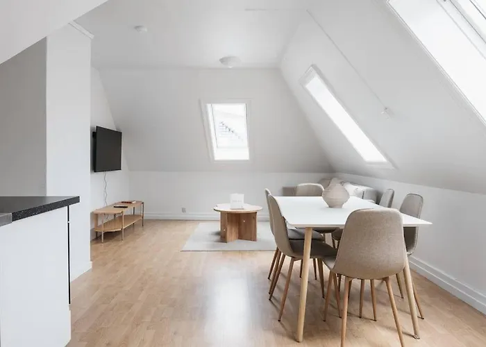 Centrum Condo With Terrace
