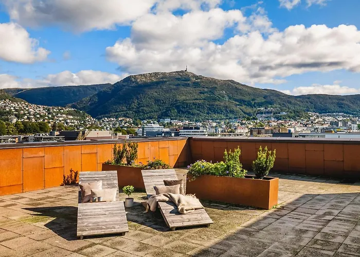 Leilighet I Topp Etasje Med Flott Stor Felles Takterrasse