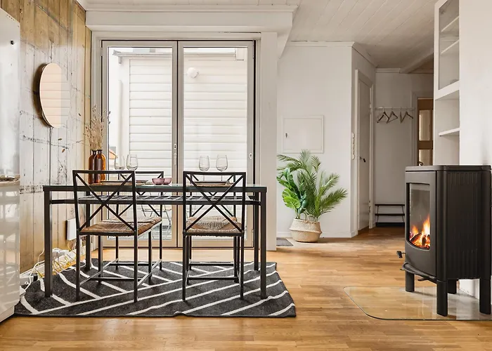 Spacious! 2024 Renovated! 4 Bedrooms!