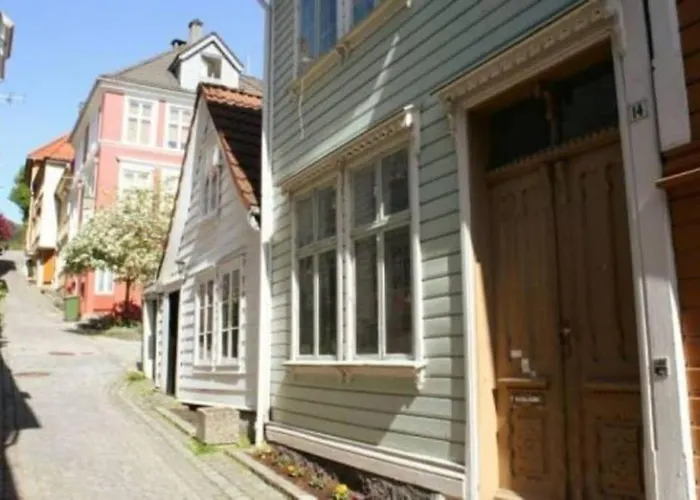 A Double Room - Not A Complete Apartment - Perfect Location For Exploring The City By Walking