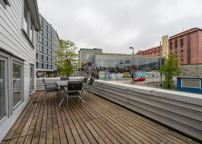 Large Apt Very Central 4-5Br